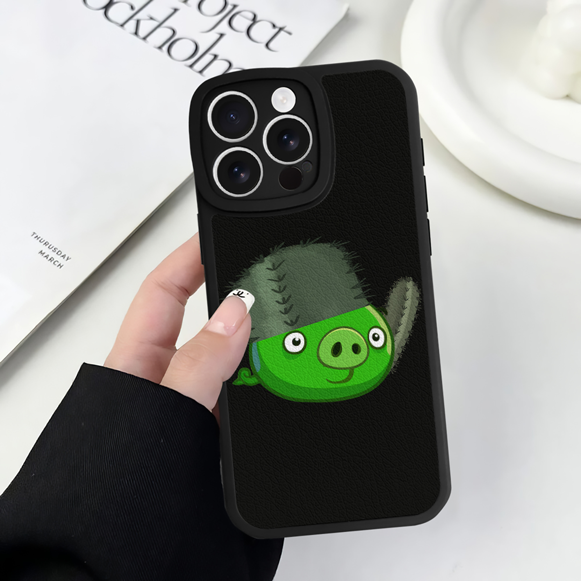 （画像用） Angry Birds アングリーバード 【iPhone 16シリーズ対応】シリコンスマホケース（レザー調） 材質：シリコン